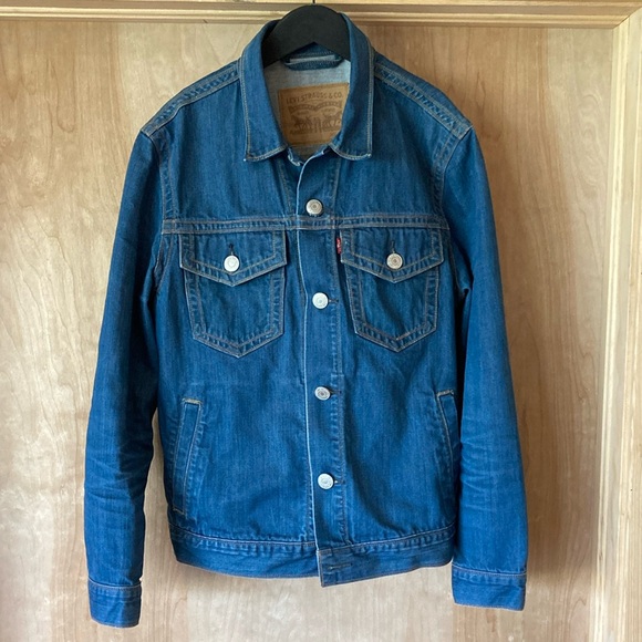 Levi’s Denim Trucker Jacket - Picture 1 of 7